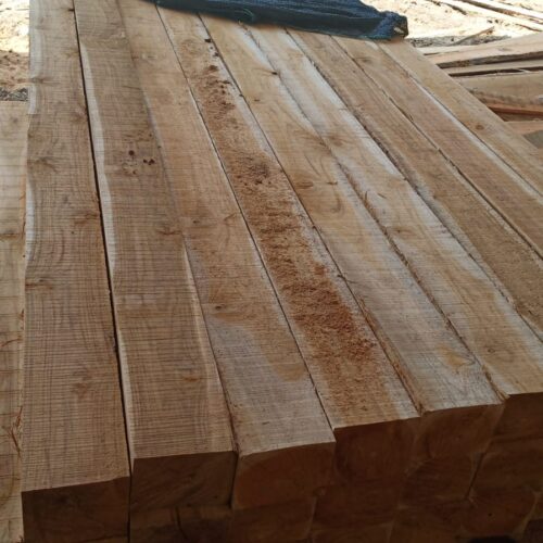 Sawn Teakwood 4in x 3in x 7ft (10.16 x 7.62 x 213 cm)